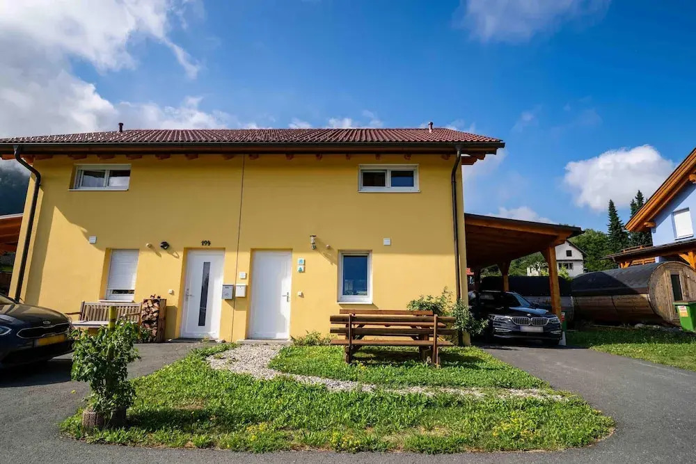 Villa with terrace, sauna near the border triangle