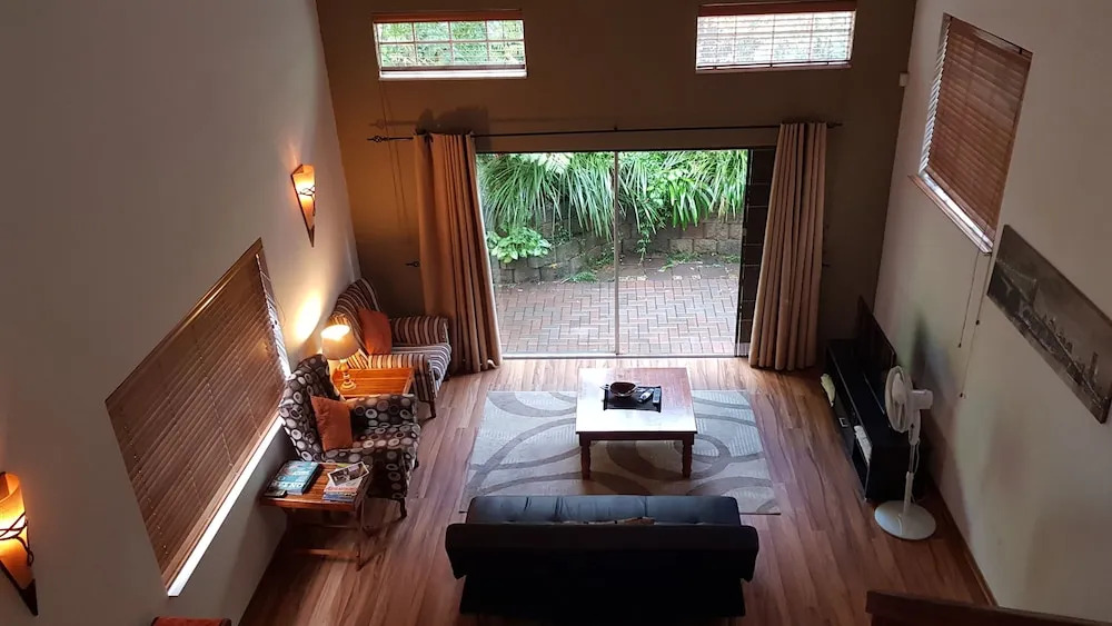 Six Valk Avenue Guest House