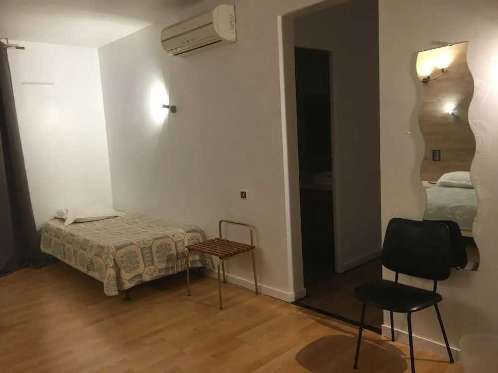 HOTEL LA GARENNE