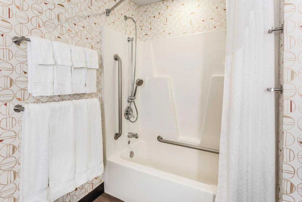 Holiday Inn Philadelphia South-Swedesboro by IHG