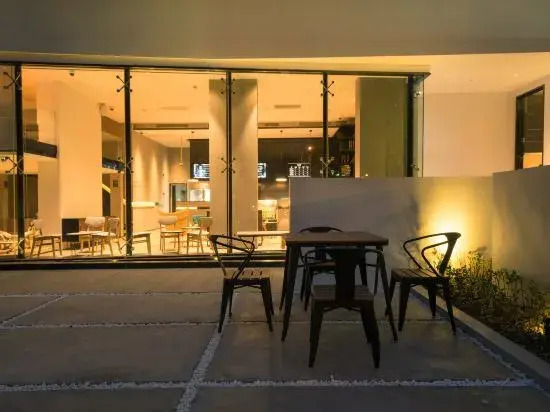 West Suburb of Hongqiao Hub Lereal @ Hotel