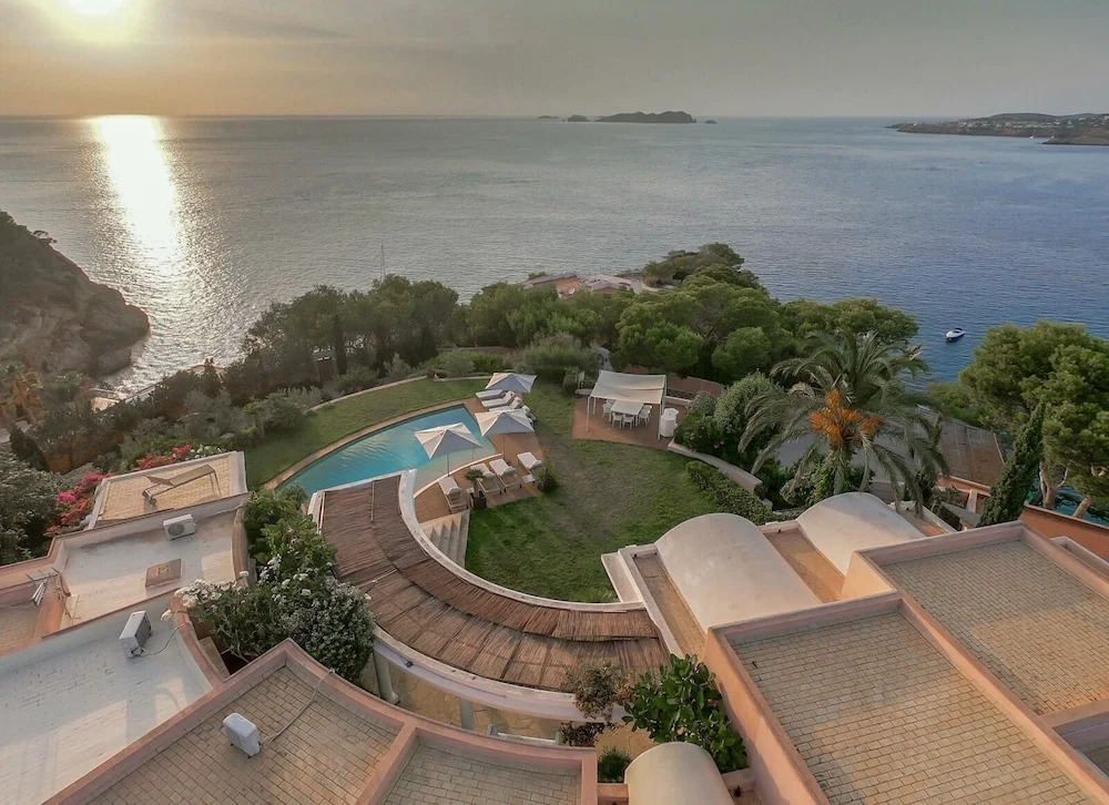 Villa Iridia by The Pearls Collection