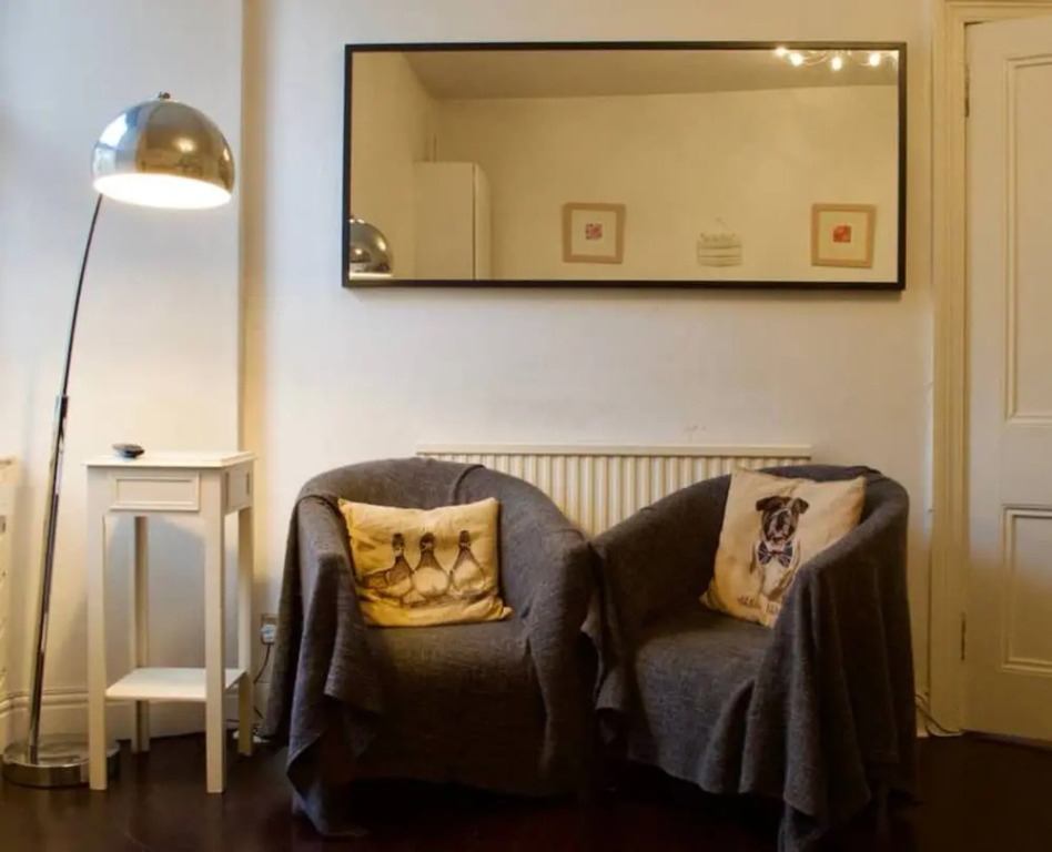 2 Bedroom Flat Near Edinburgh City Centre