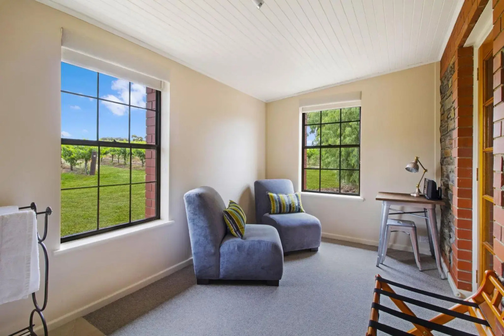 Stonewell Cottages and Vineyards