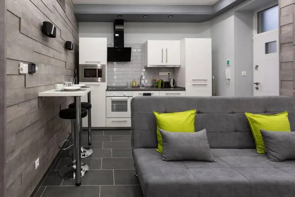 Premium Apartment by Hi5 - Central 1 bedroom (217)