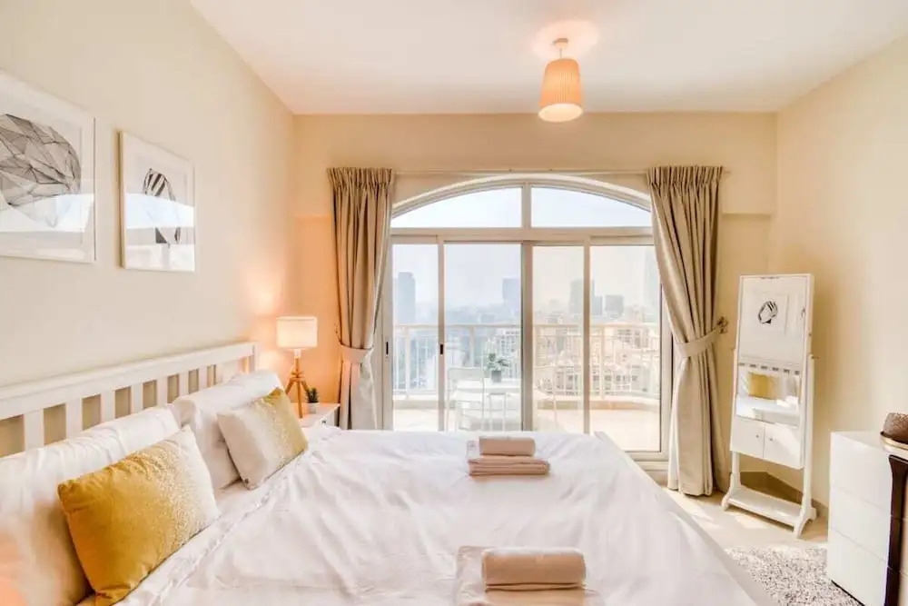 Relaxing, Chic Apartment in The Views
