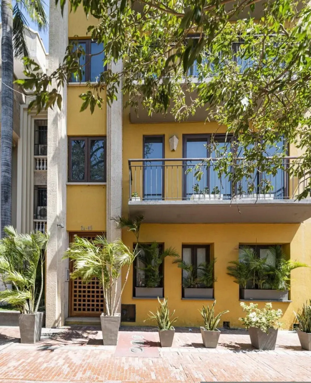 Beautifully Designed Duplex w Wifi Parque de Los Novios