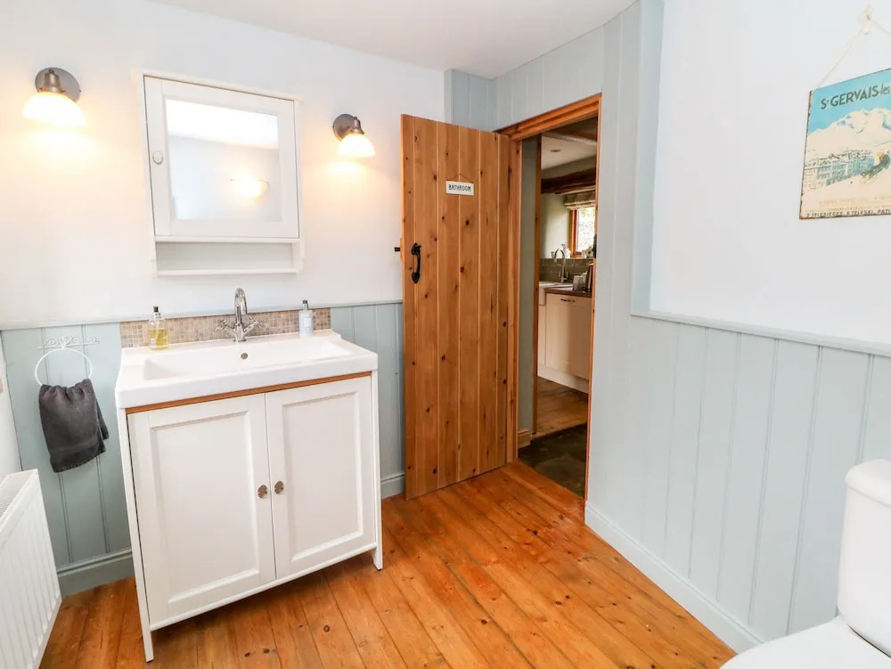Kempshill Cottage