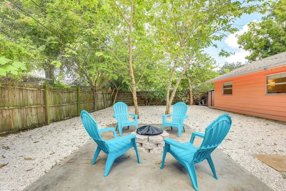 Boho-chic Sarasota Hideaway: Yard & Fire Pit!