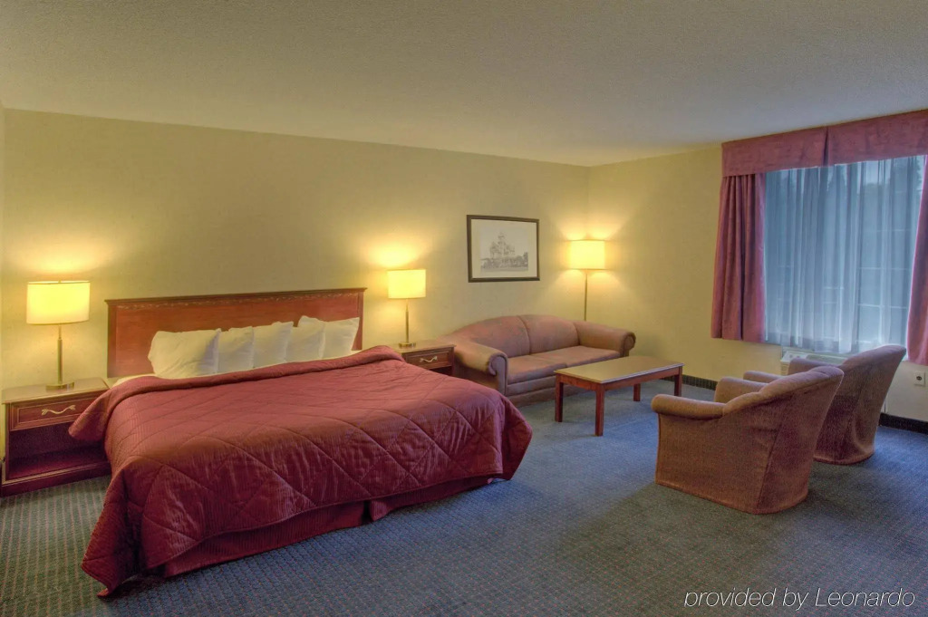 Quality Hotel & Suites