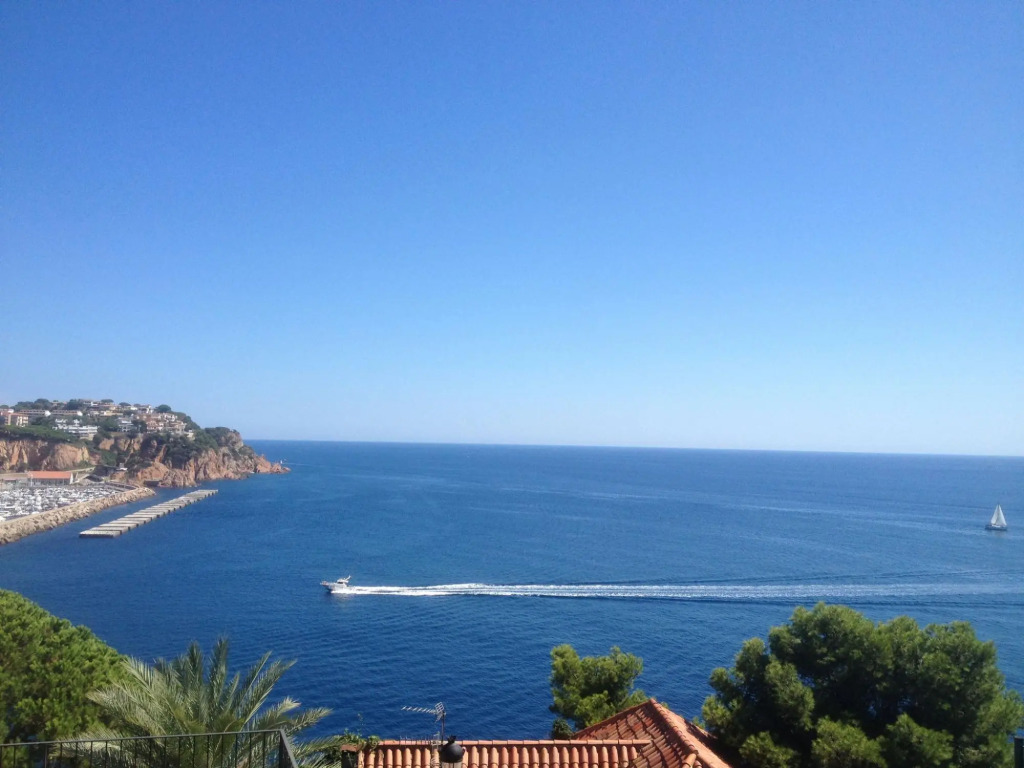 Apartment in Sant Feliu Near the Beach