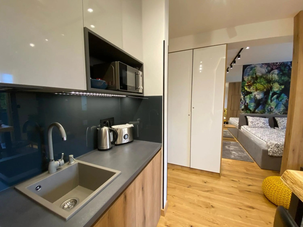 Tesla 8 Apartment