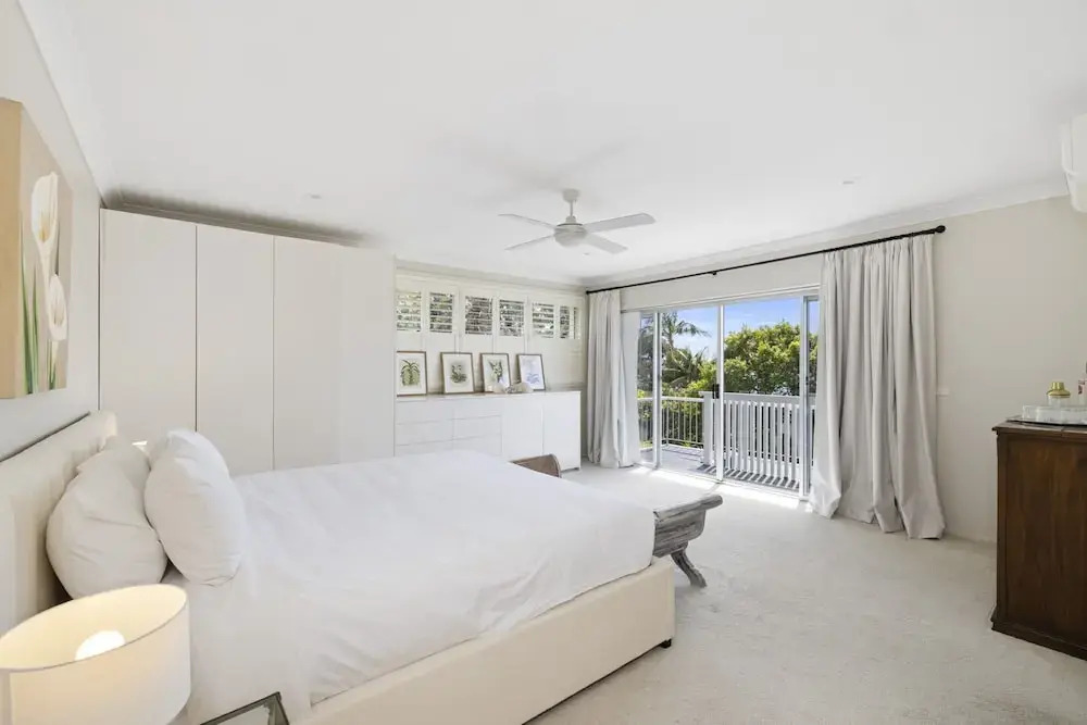 Spacious 5-bed Beach House With Ocean View