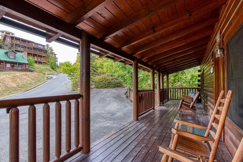 ERN807 - Black Bearry Ridge - Great Location! Close To All The Action! cabin