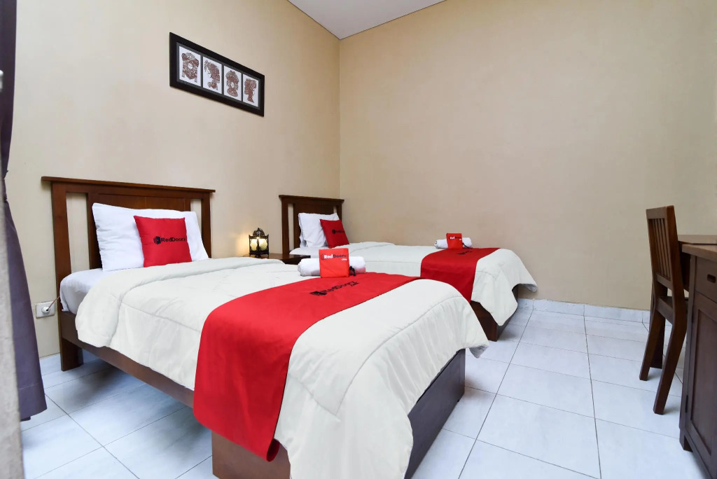 RedDoorz near Pantai Sanur Bali