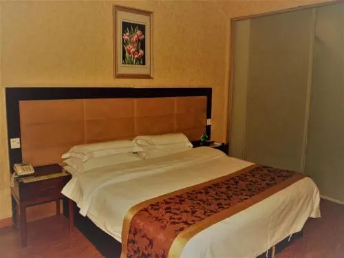 GreenTree Inn Shanxi Taiyuan University of Finance and Economics North School Express Hotel