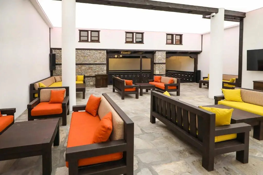 Hotel Leshten