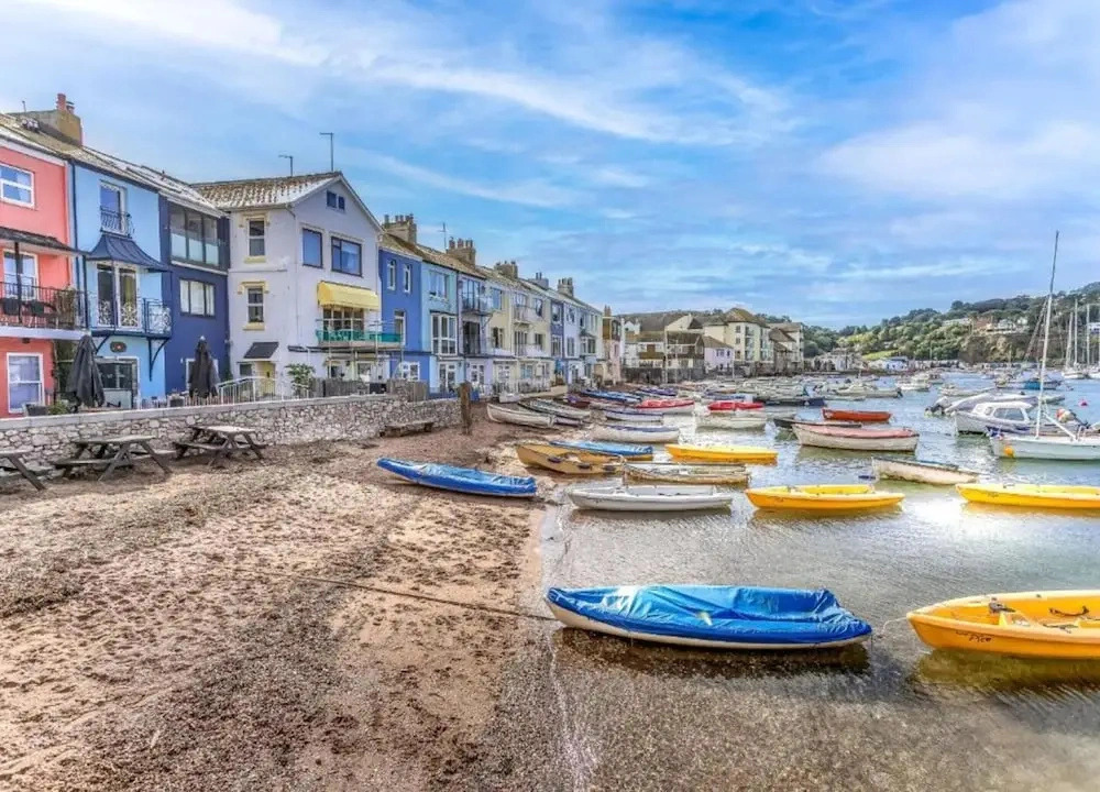 Apartment in Teignmouth Near River Beach