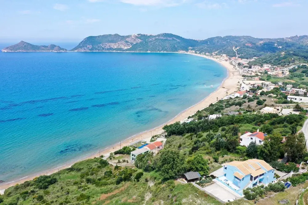 Agios Georgios - 2 Beds - Sleeps 4 - Free Parking