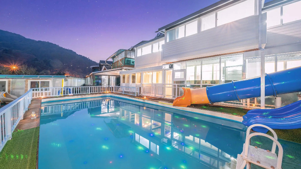 Gapyeong shinbi kids poolvilla