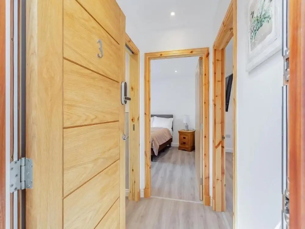 Family - Central - Parking - Wifi - Sleeps 3