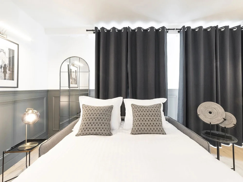 Luxury 4BDR Le Marais I by Livinparis