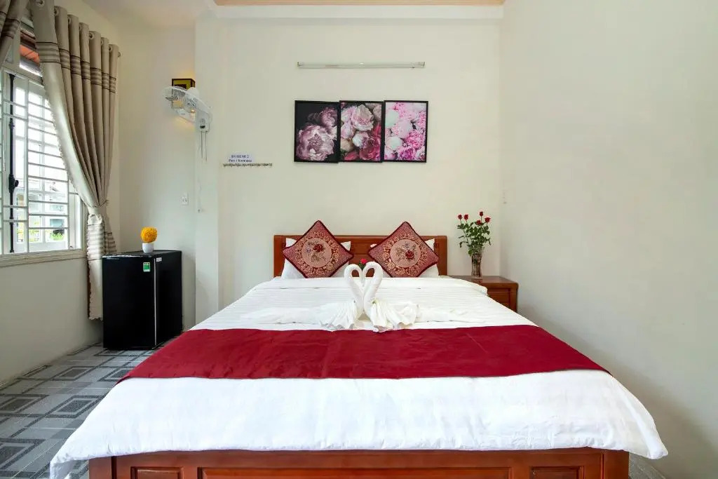 Red Lotus Homestay