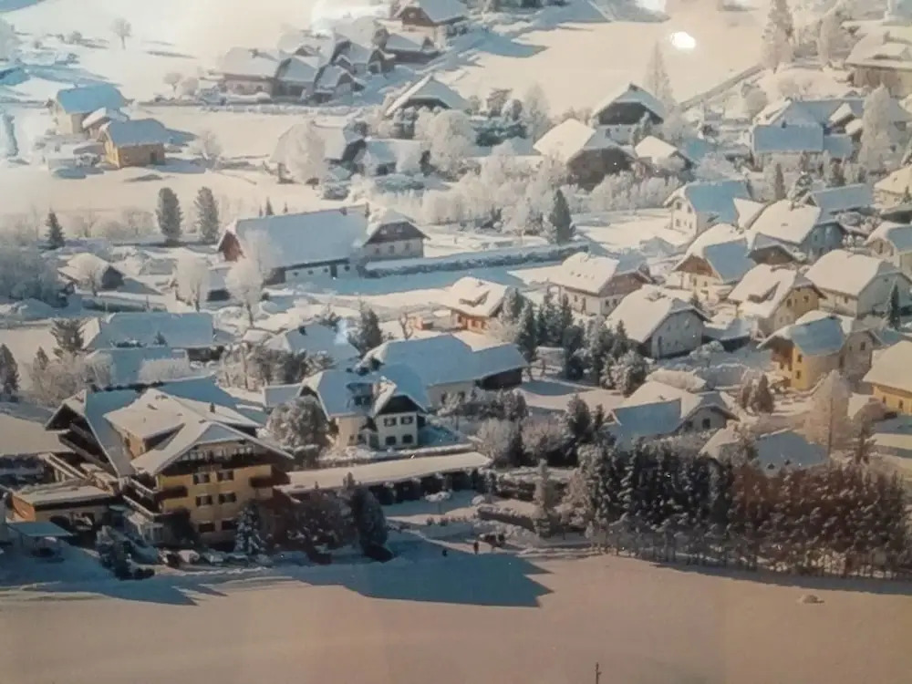 Modern Chalet in Mauterndorf With Garden