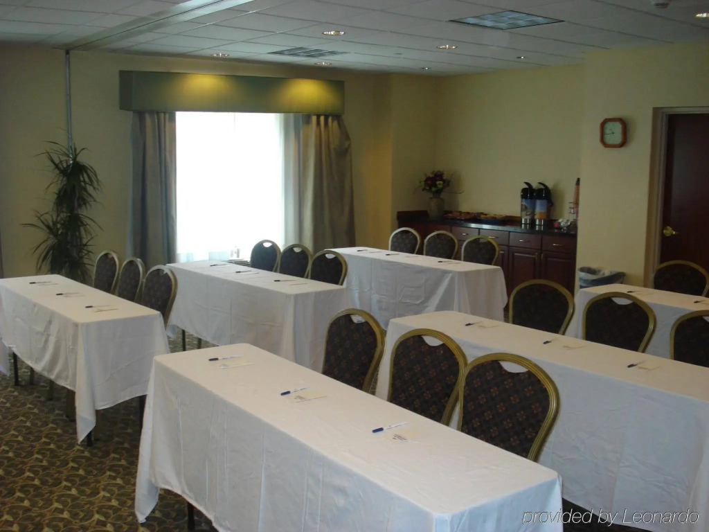 Holiday Inn Express Hotel & Suites-North East by IHG