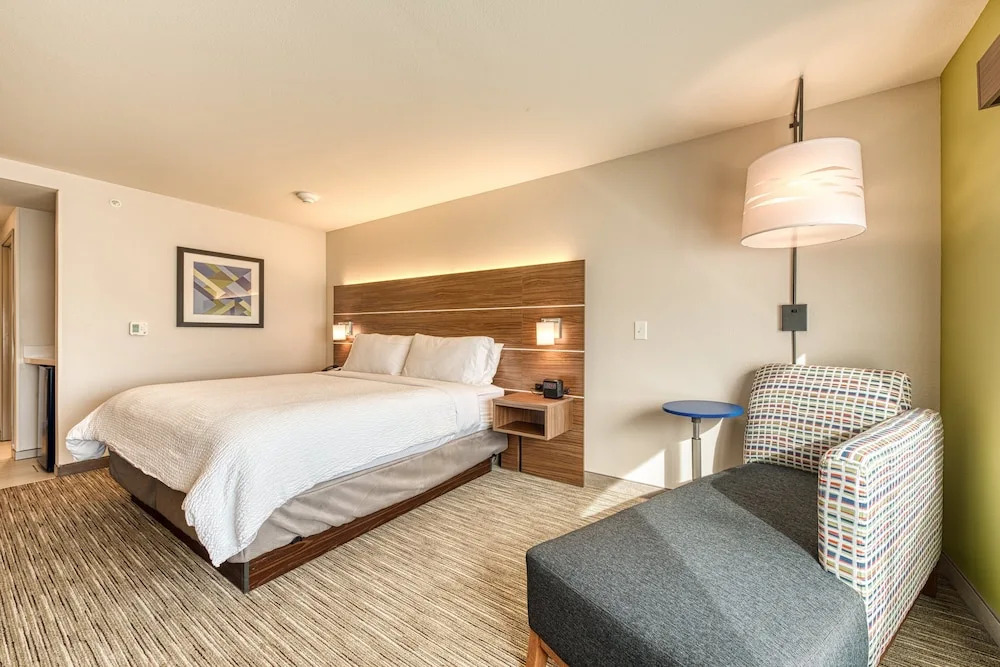 Holiday Inn Express & Suites Manitou Springs by IHG