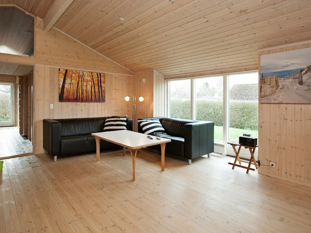 Rustic Holiday Home in Hovedstaden near Sea