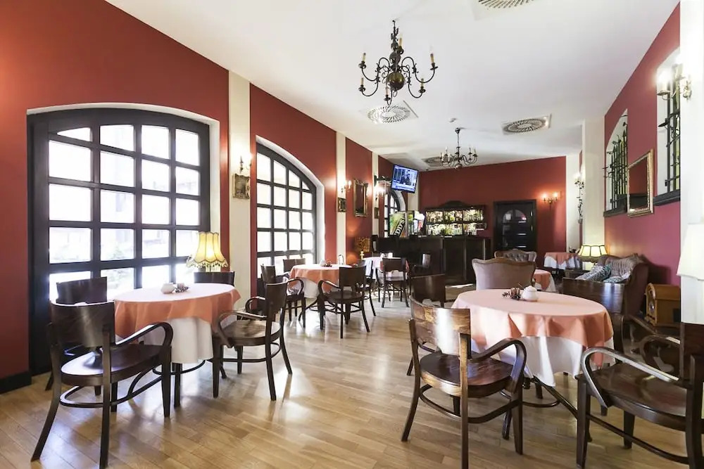 Fort Hotel