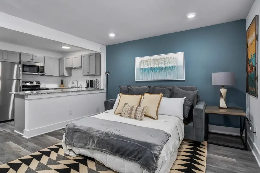 City Views Comfy King Bed Location