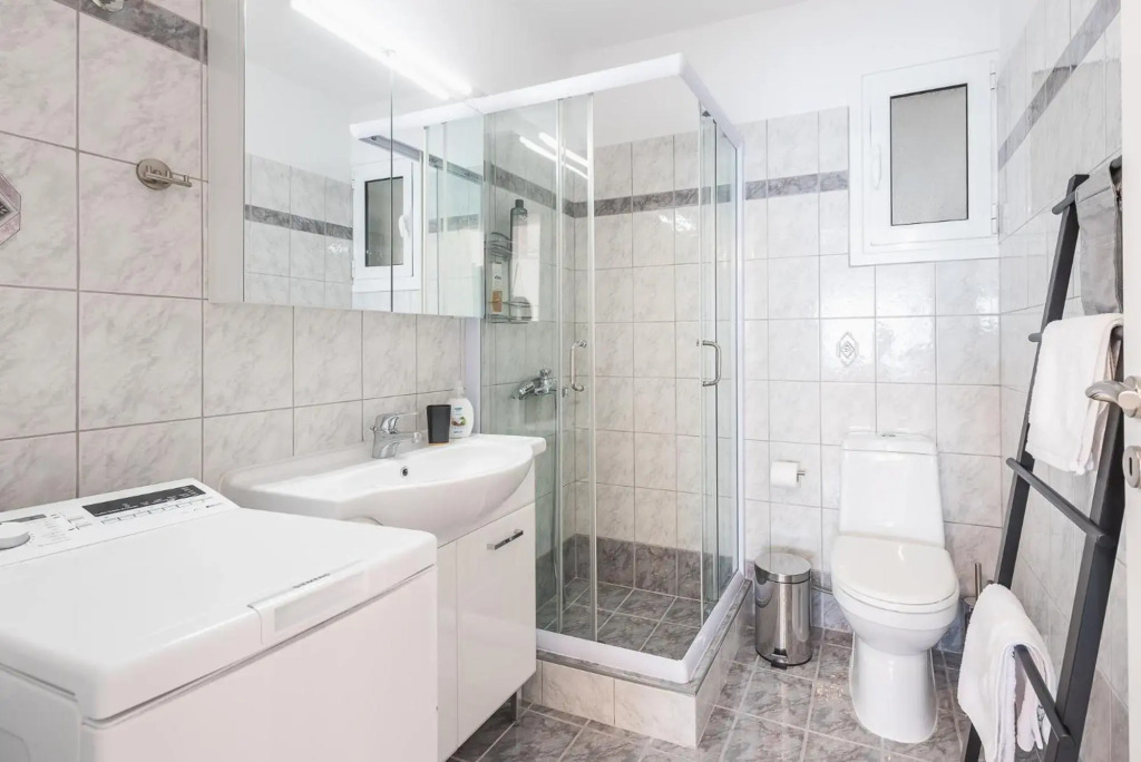 2 stops to Acropolis - Free Cancellation - Terrace