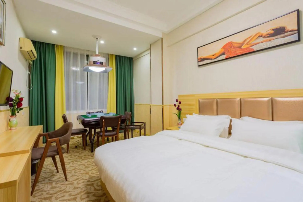 Starway Hotel (Huquan Huashi East Branch)