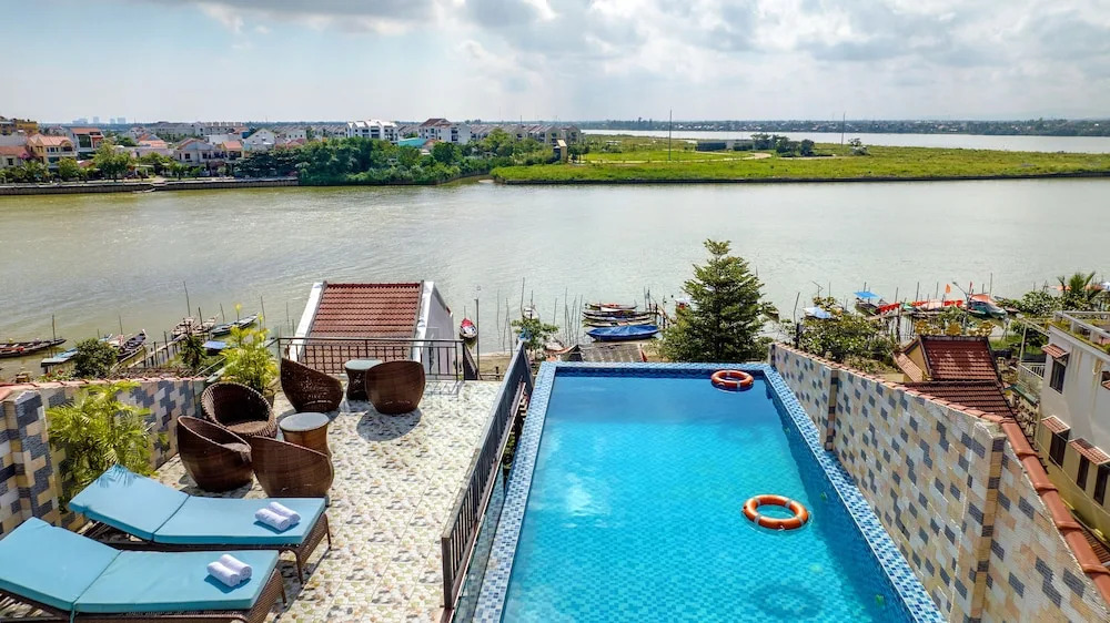 Rockmouse Centre River Villa Hoi An