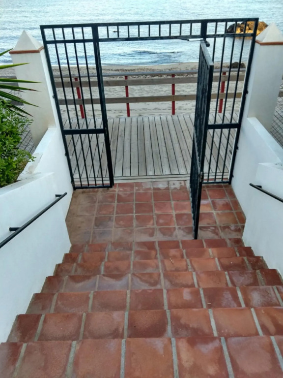14963 - Front Line Beach Apartment