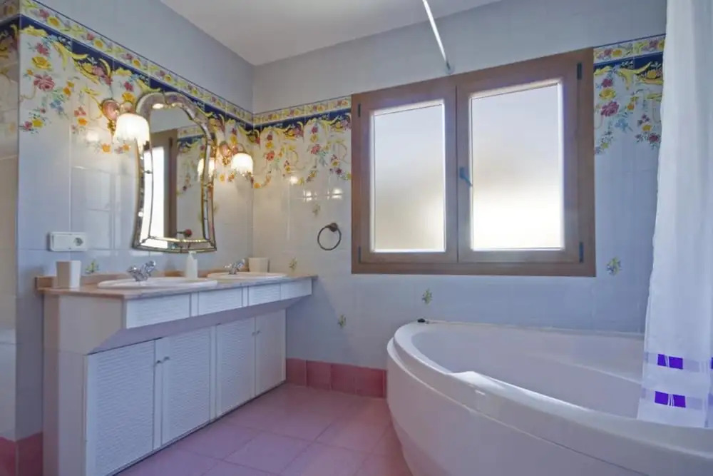 Villa - 3 Bedrooms with Pool and WiFi - 106427