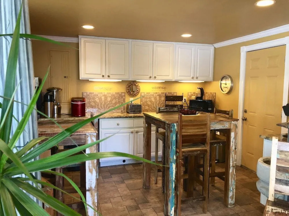 Atlantis Inn - Tybee Island