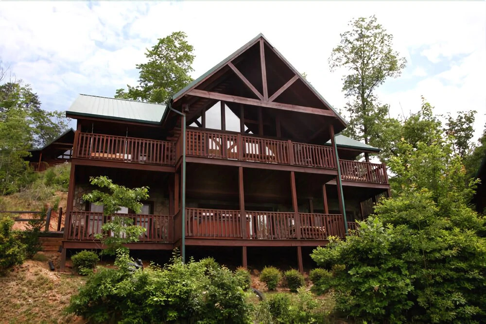 Bear Slide 4 Bedroom Home with Mountain View