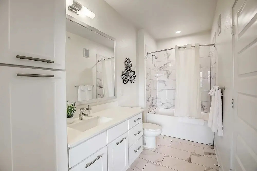 FRONTDESK Five Two At Highland Apts Downtown Austin