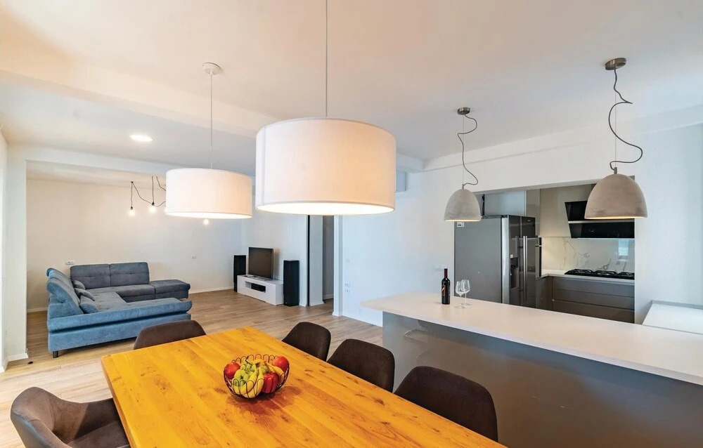 Nice Home in Zuljana With Wifi and 5 Bedrooms