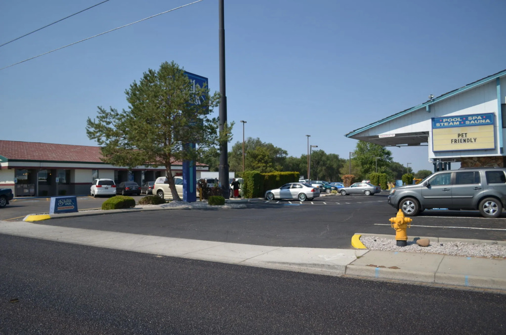 Nampa Inn & Suites