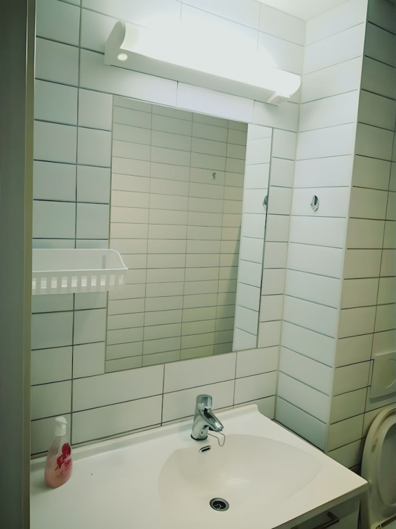 "moderne Fully Furnished and Equipped City Apartment W/balcony/garden/parking"