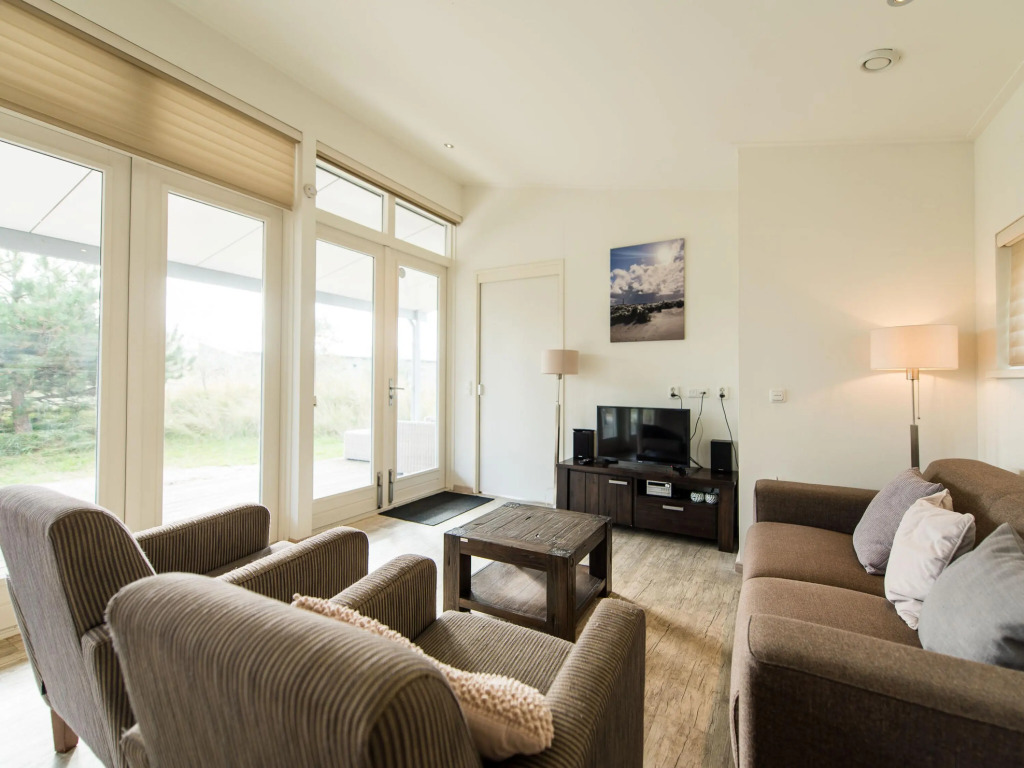 Nice, 2 Bathroom Lodge With Dishwasher, Near the Sea