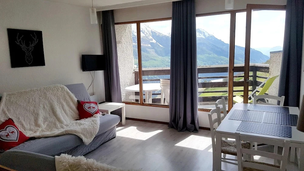 Studio In Orcieres With Wonderful Mountain View And Furnished Balcony 100 M From The Slopes