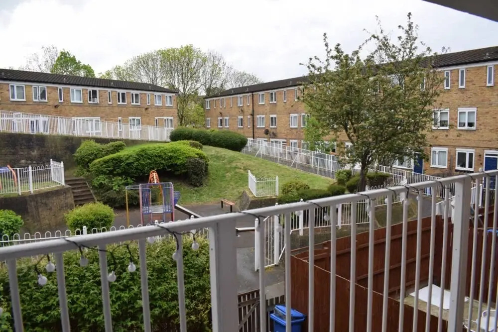 Spacious 2 Bedroom House With Balcony In Bermondsey