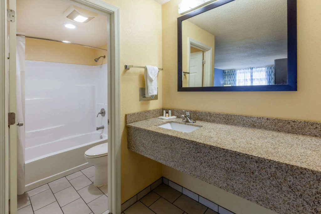 Days Inn by Wyndham Charles Town
