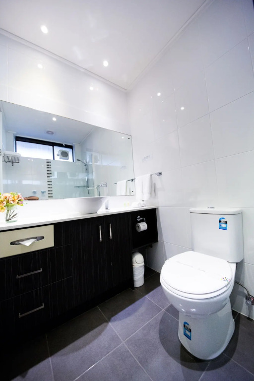 Sandown Regency Hotel & Apartments