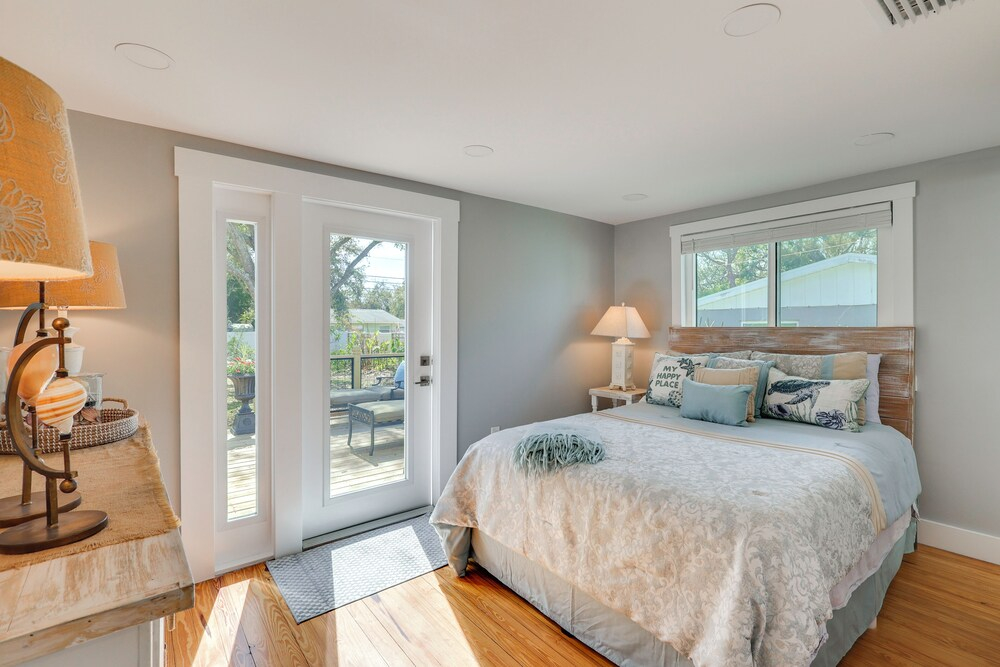 7 Mi to Indian Rocks Beach: Breezy Family Retreat!